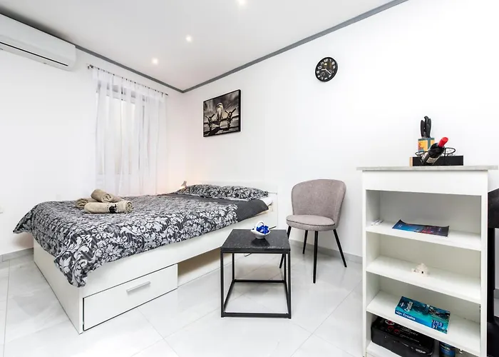 Apartment Leo