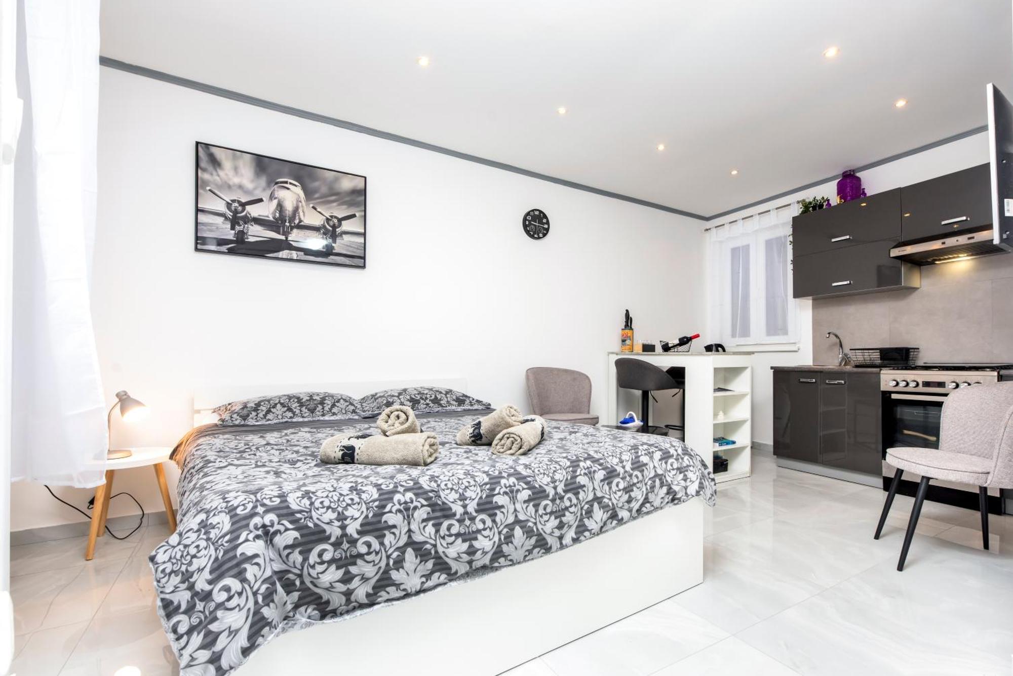Leo Apartment *