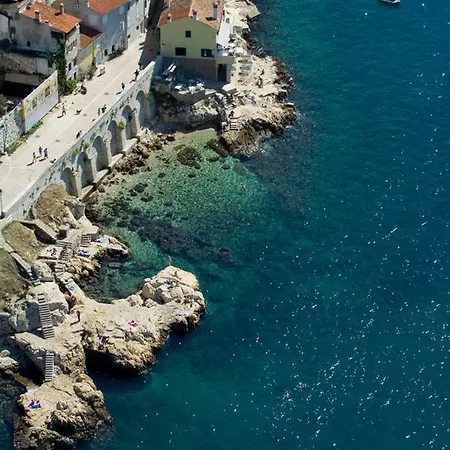 Apartment Leo Rovinj Exterior photo