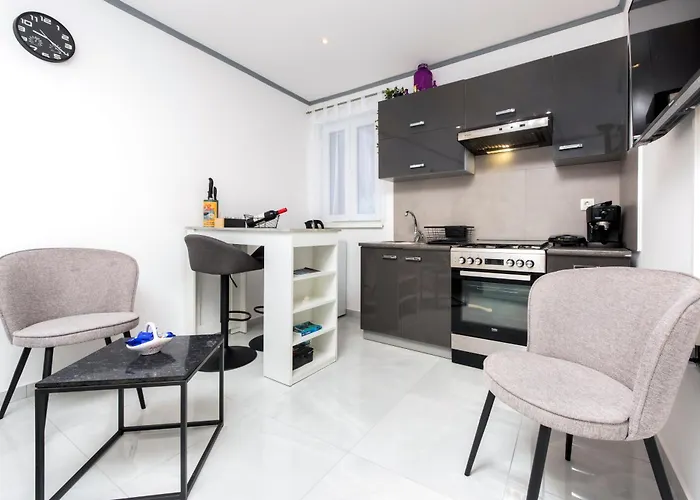 Apartment Leo